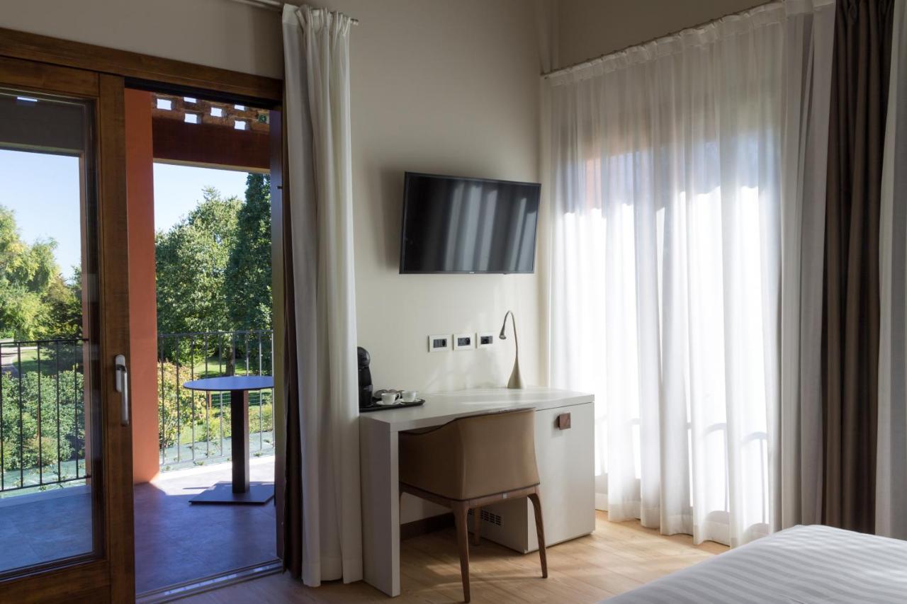 Crystal Luxury House Hotel Fiume Veneto Екстериор снимка