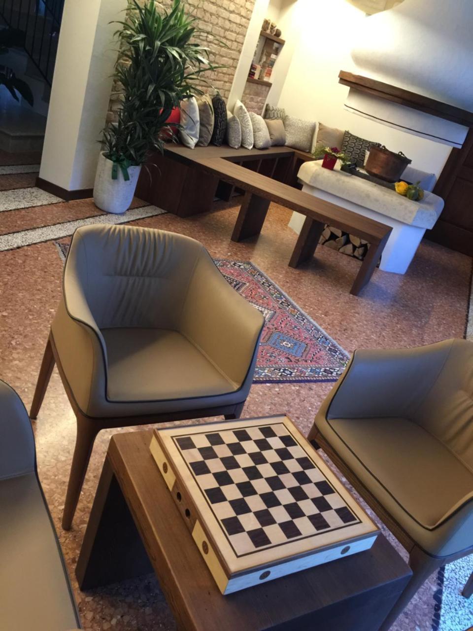 Crystal Luxury House Hotel Fiume Veneto Екстериор снимка